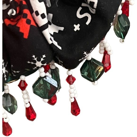 Christmas Grinch Scrunchie, Hair Accessory |Handmade Gift, Hair Tie, glass beads - Picture 7 of 14